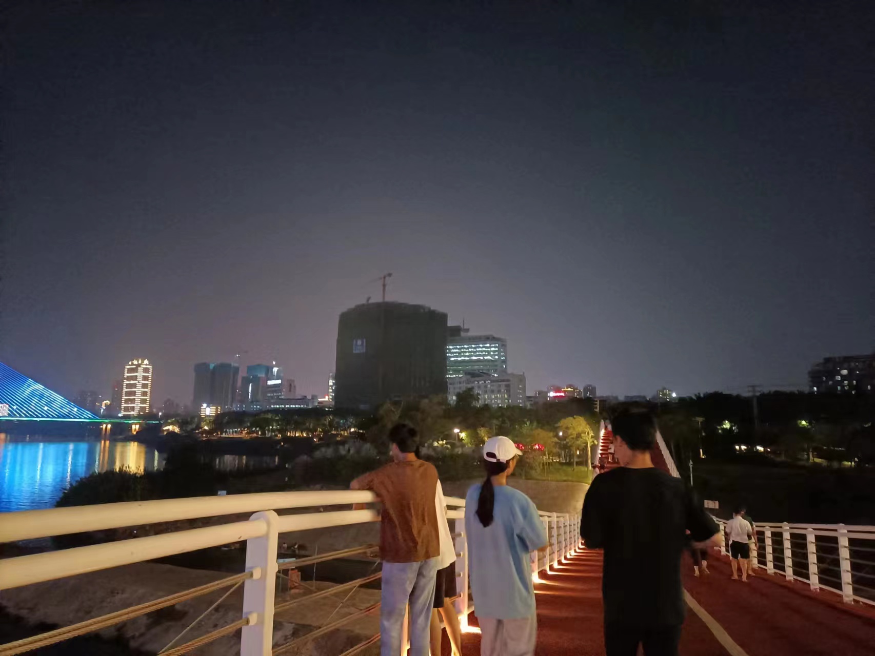 网络技术部与组织策划部葫芦鼎大桥游玩联谊活动圆满完成（2022~2023第一学期）